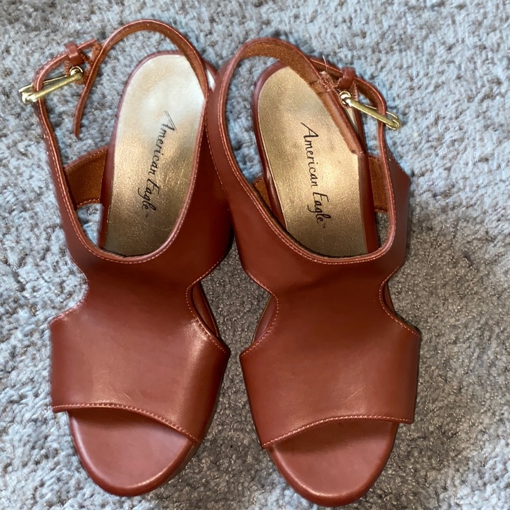 American Eagle wedges size 6